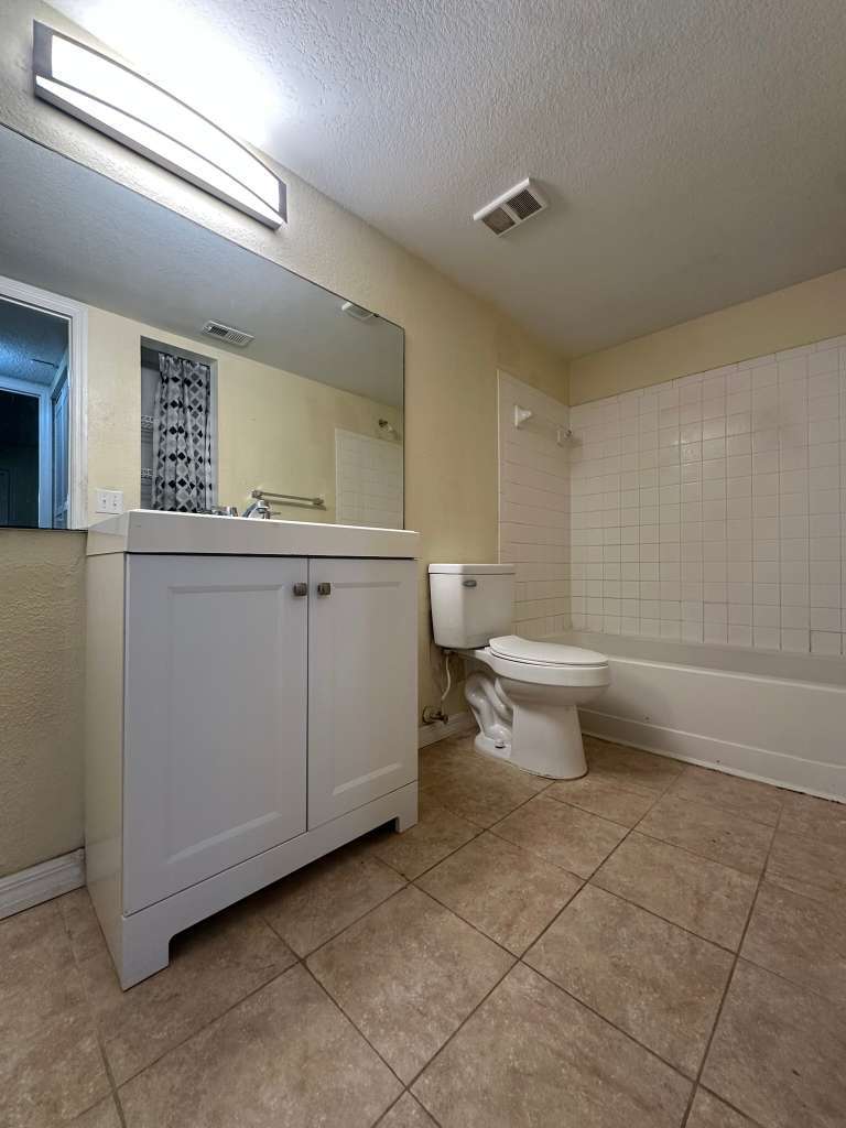 4540 Commander Drive - 2214 property image