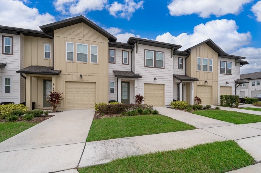 1013 Plantation Lane - 1 property image